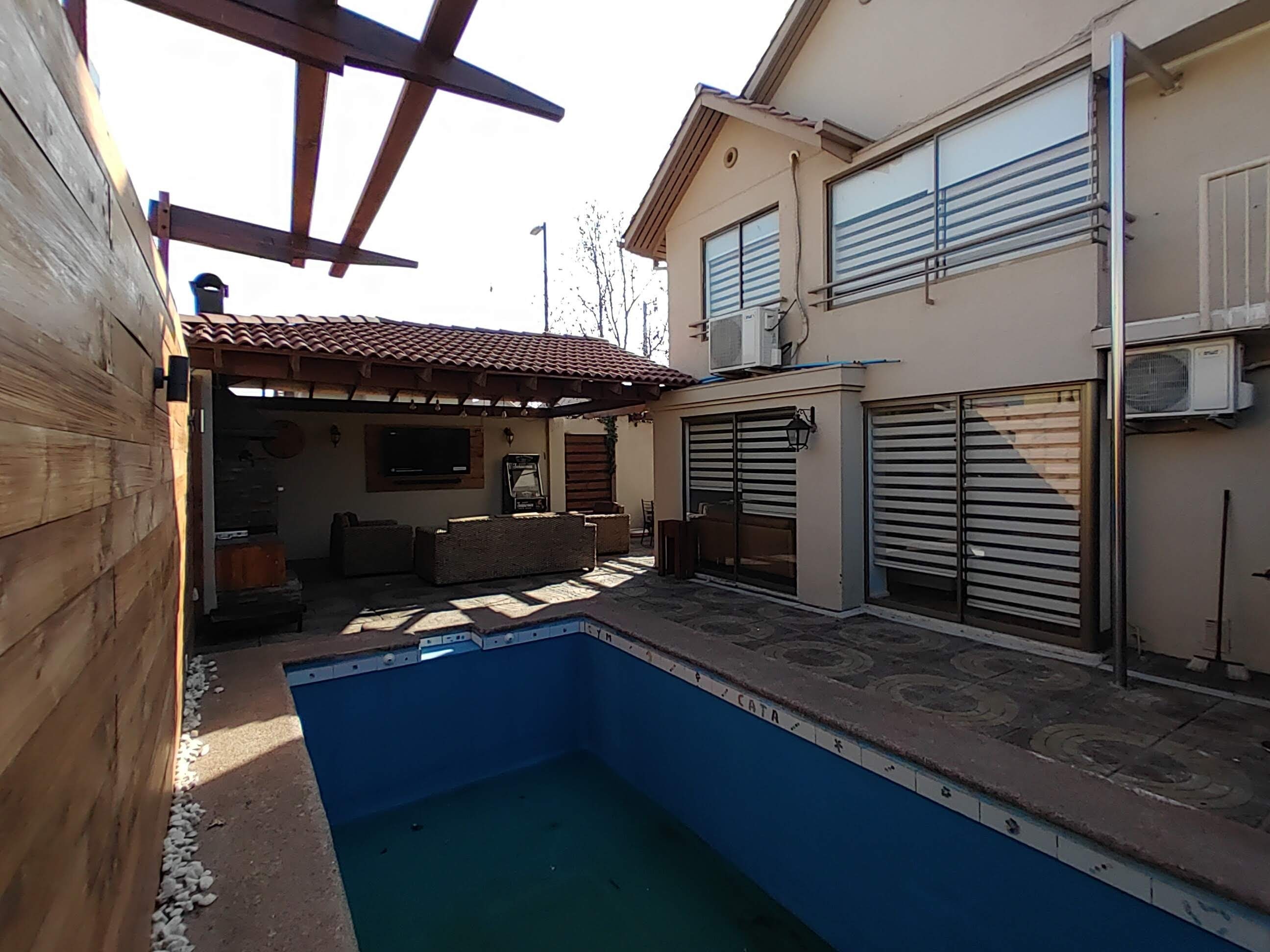 HERMOSA CASA EN VALLE GRANDE